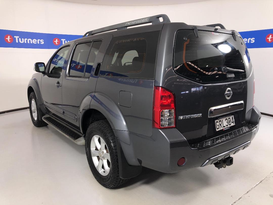 Photo '5' of Nissan Pathfinder Photo '5' of Nissan Pathfinder