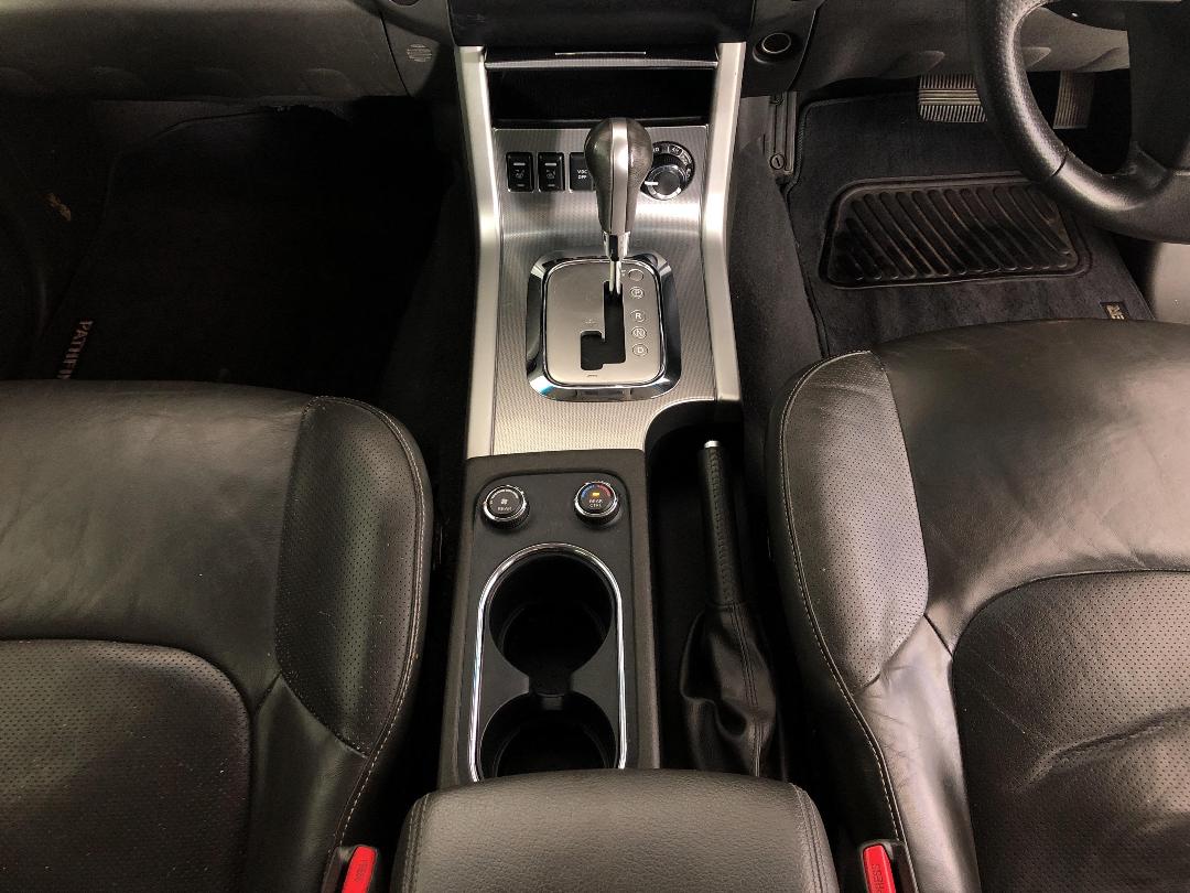 Photo '18' of Nissan Pathfinder Photo '18' of Nissan Pathfinder