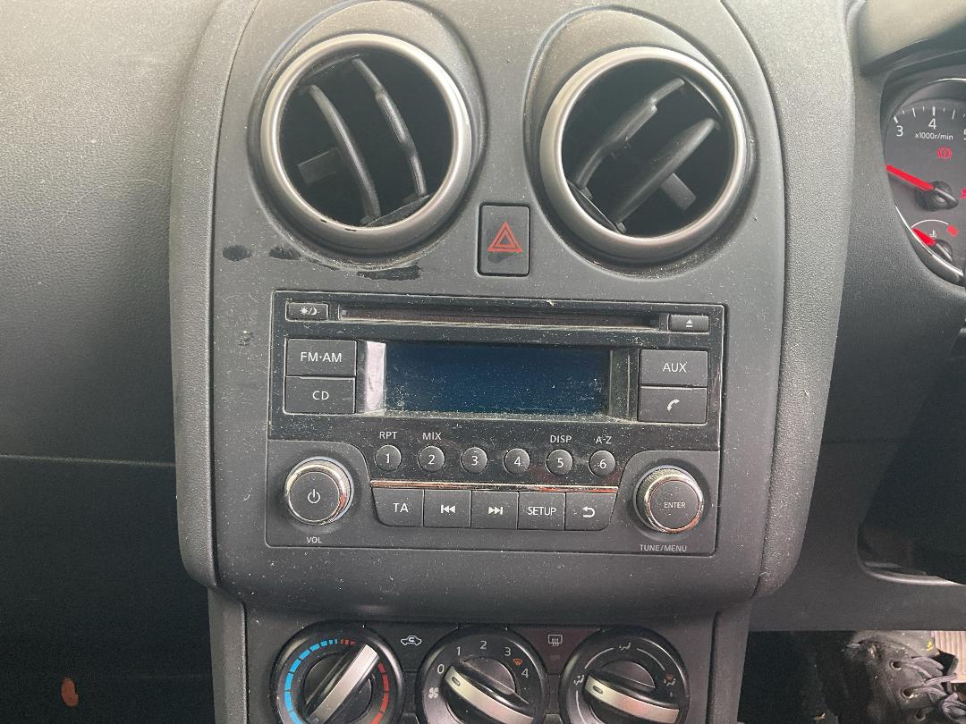 Photo '9' of Nissan Qashqai ST Photo '9' of Nissan Qashqai ST