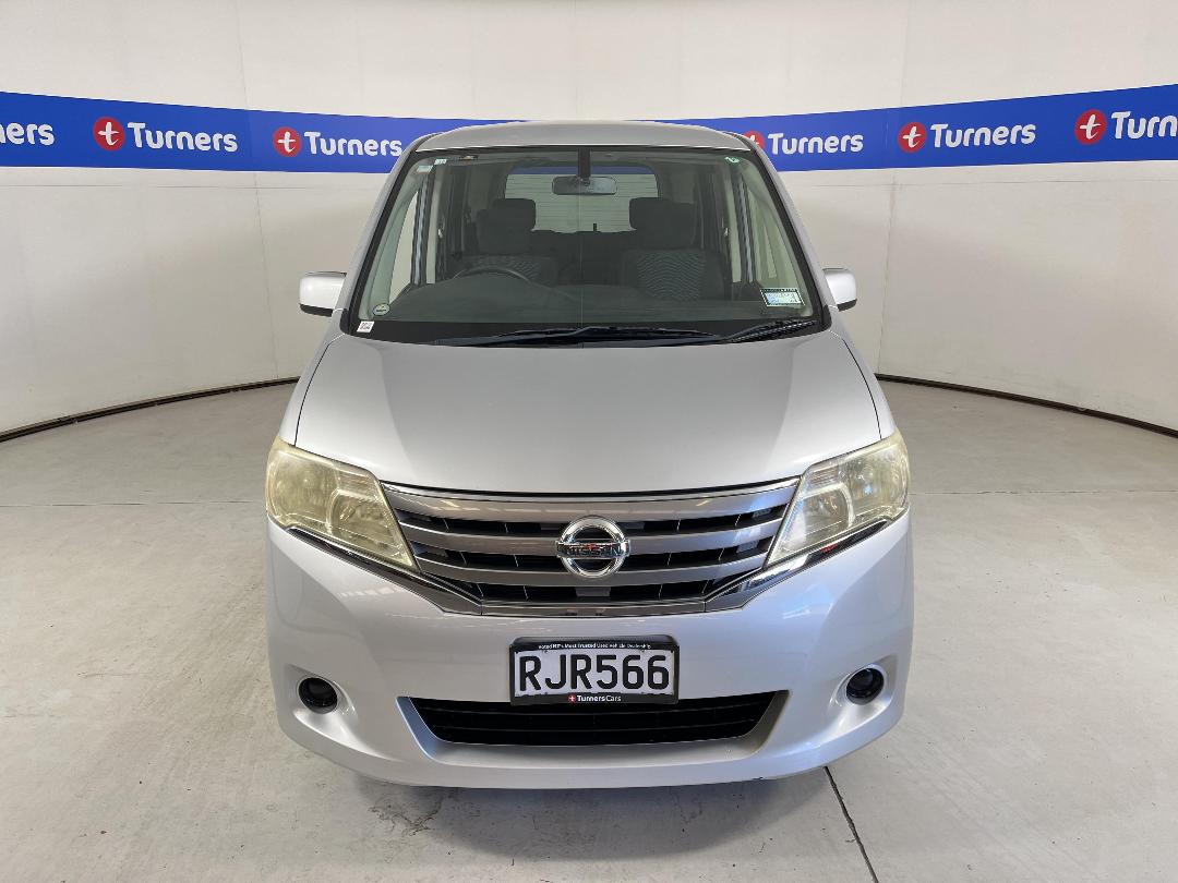 Photo '2' of Nissan Serena Photo '2' of Nissan Serena