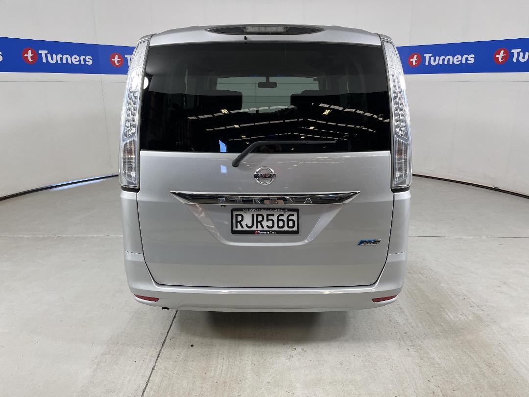 Photo '6' of Nissan Serena Photo '6' of Nissan Serena