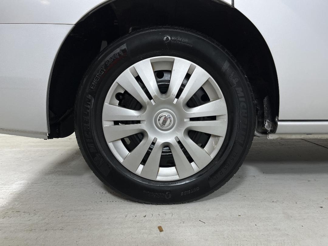 Photo '12' of Nissan Serena Photo '12' of Nissan Serena