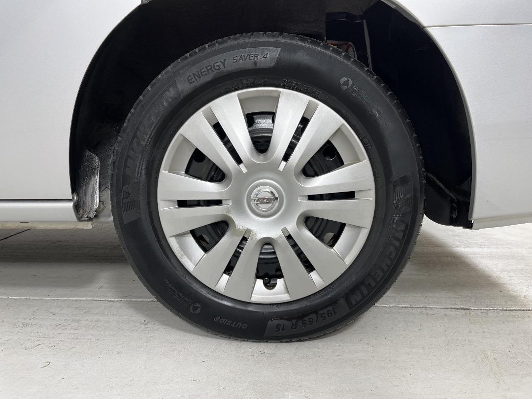 Photo '11' of Nissan Serena Photo '11' of Nissan Serena