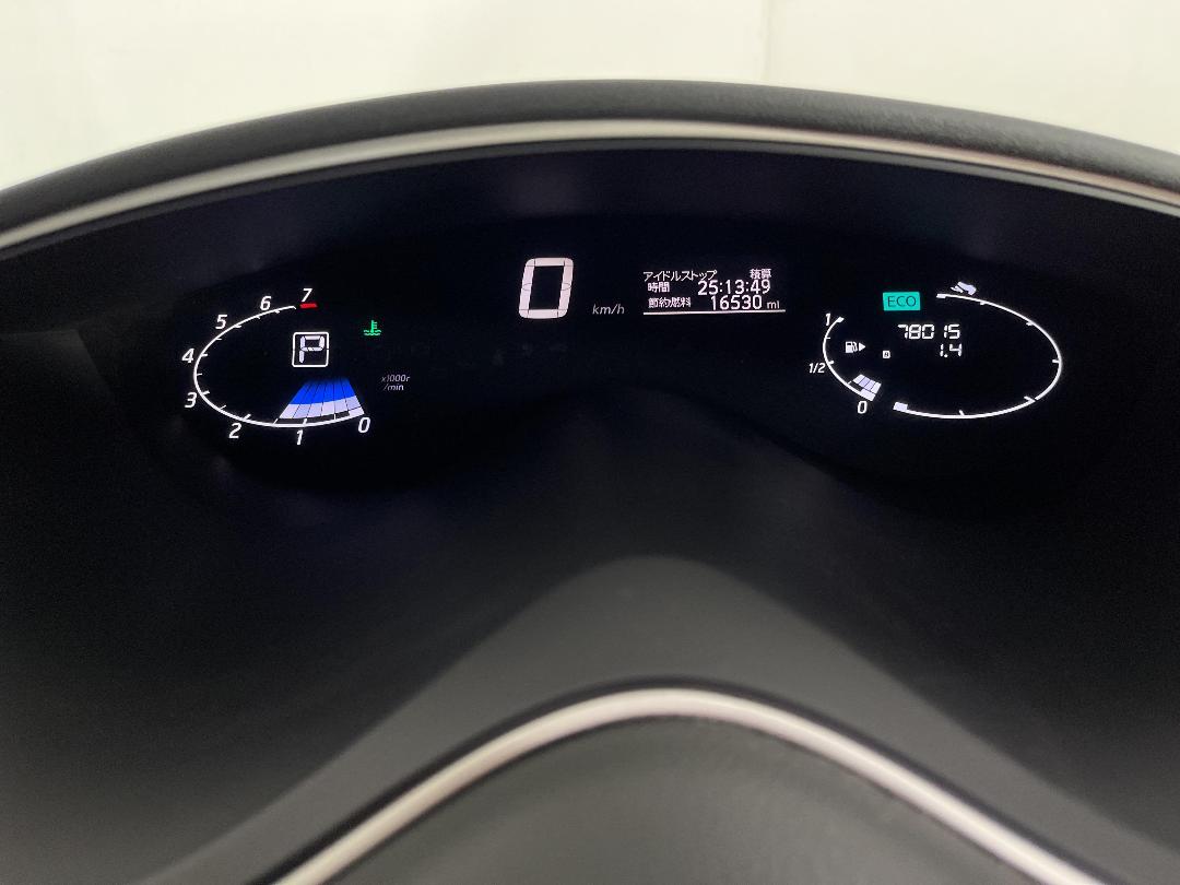 Photo '21' of Nissan Serena Photo '21' of Nissan Serena