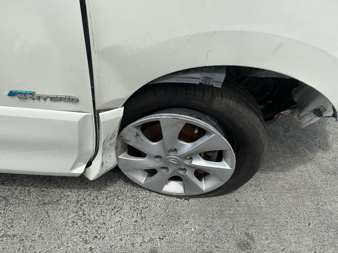 Photo '2' of Nissan Serena Hybrid Photo '2' of Nissan Serena Hybrid