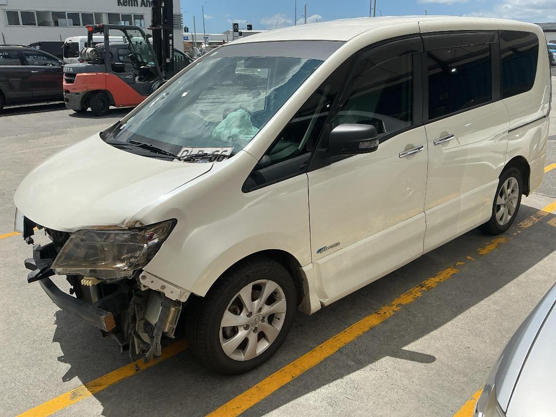 Photo '7' of Nissan Serena Hybrid Photo '7' of Nissan Serena Hybrid