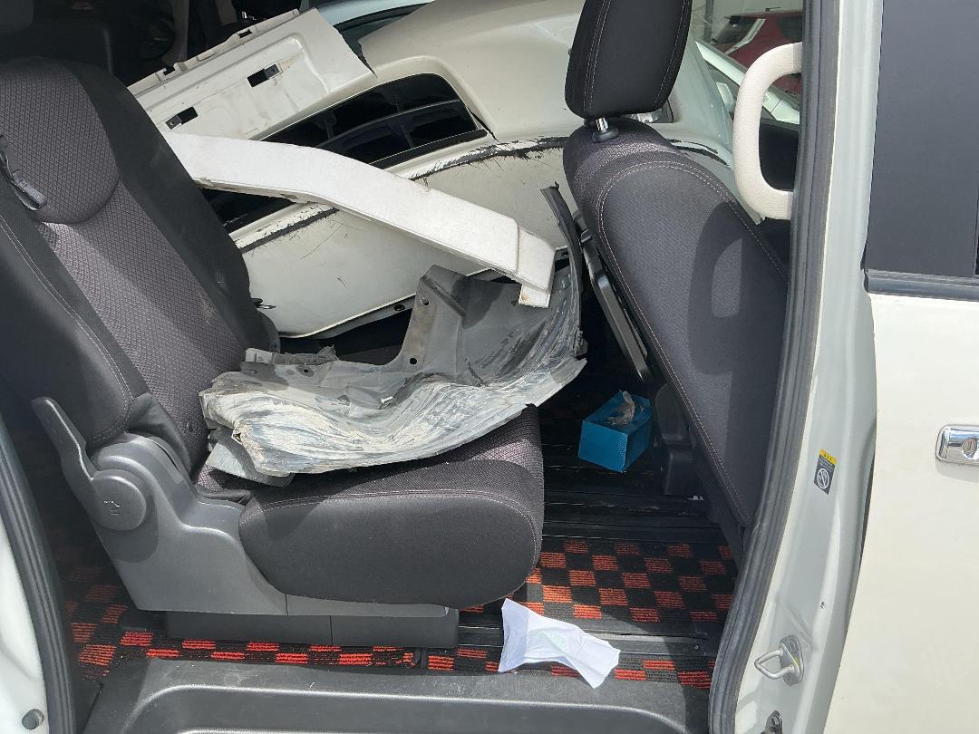 Photo '22' of Nissan Serena Hybrid Photo '22' of Nissan Serena Hybrid