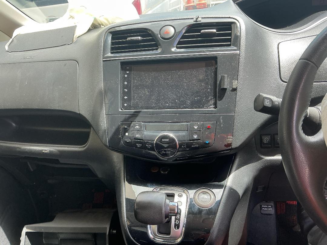 Photo '27' of Nissan Serena Hybrid Photo '27' of Nissan Serena Hybrid