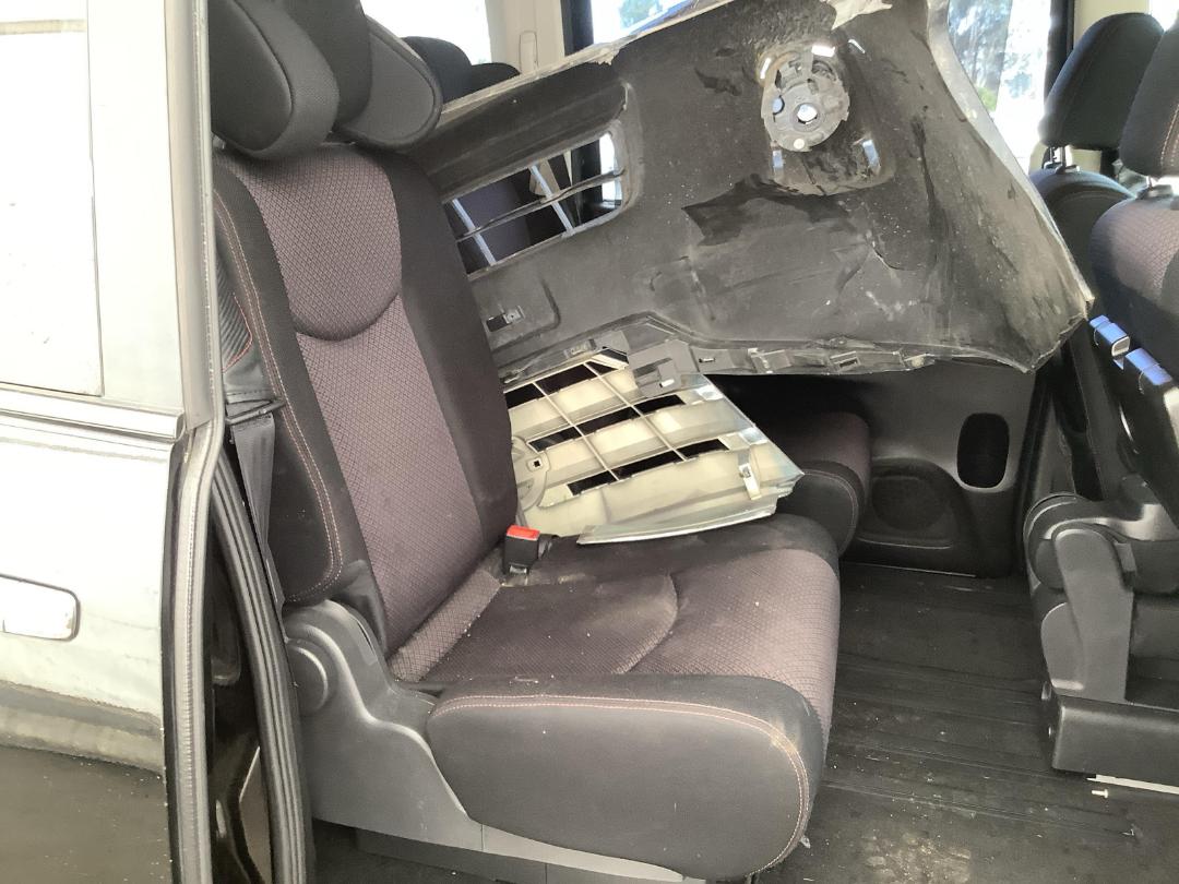 Photo '8' of Nissan Serena Highway Star Photo '8' of Nissan Serena Highway Star