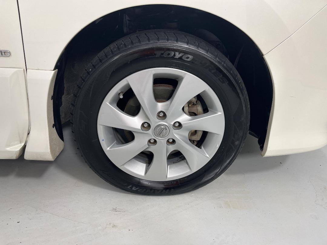 Photo '9' of Nissan Serena