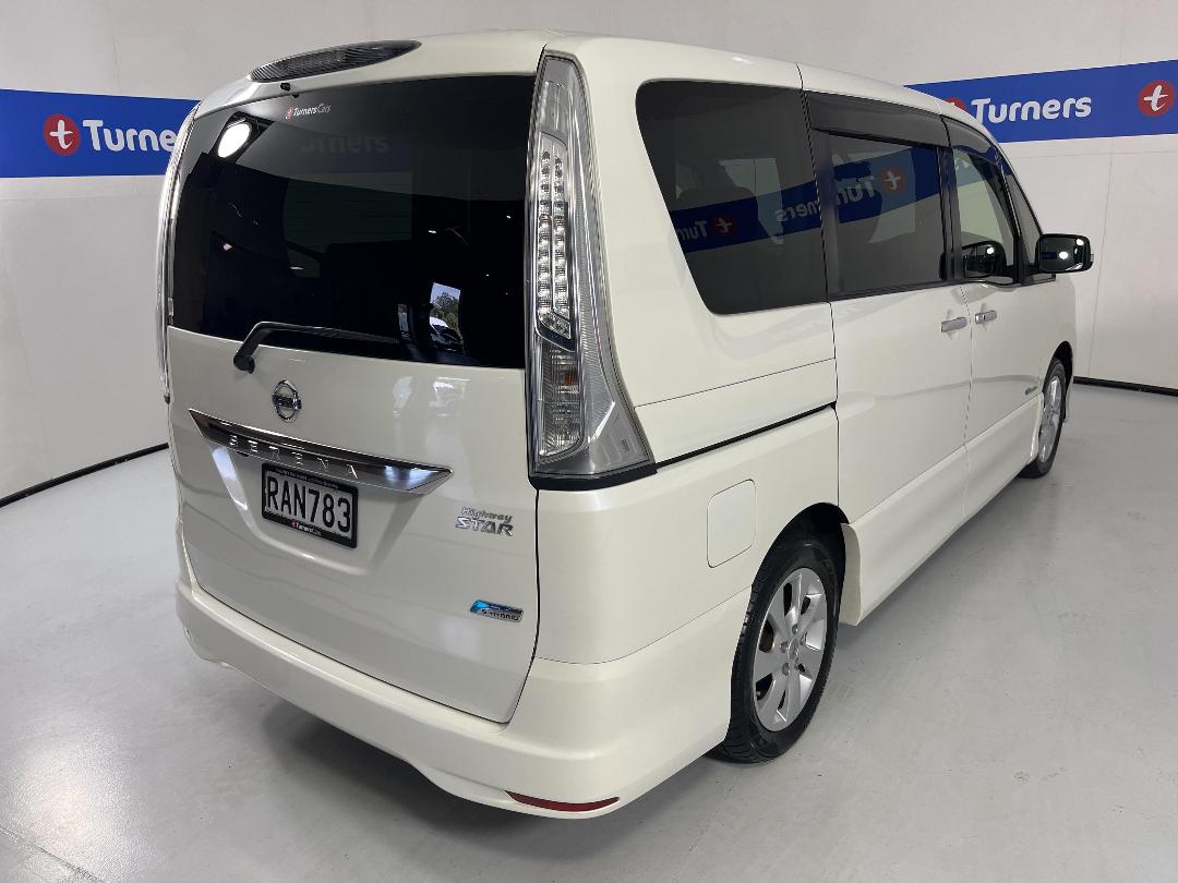 Photo '7' of Nissan Serena