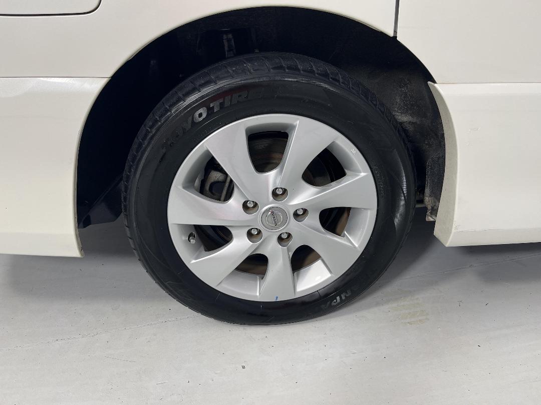 Photo '12' of Nissan Serena