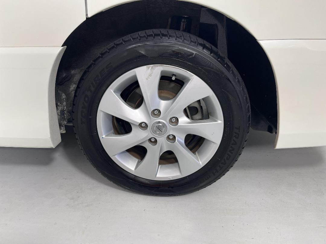 Photo '11' of Nissan Serena