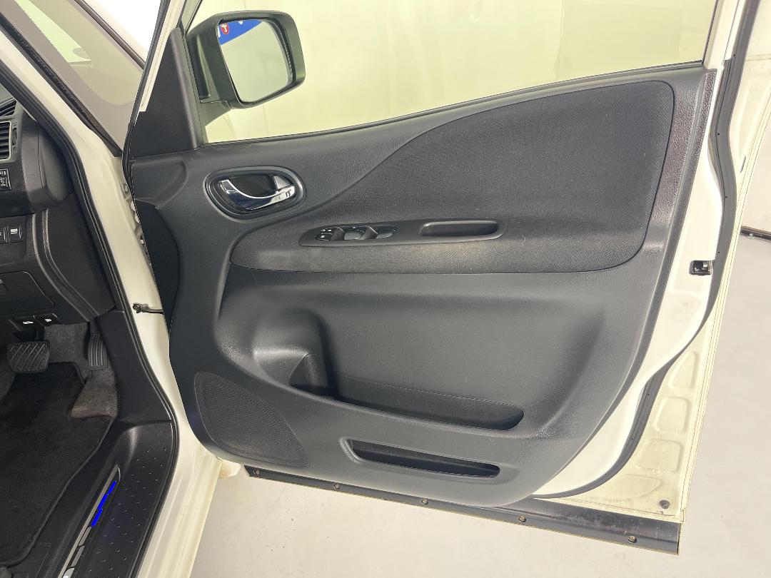 Photo '15' of Nissan Serena