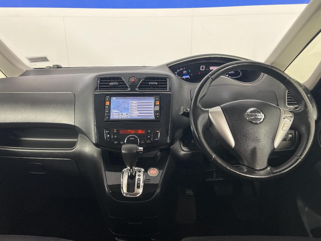 Photo '17' of Nissan Serena