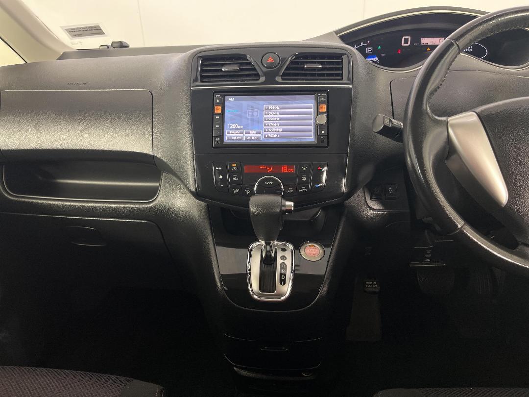 Photo '18' of Nissan Serena