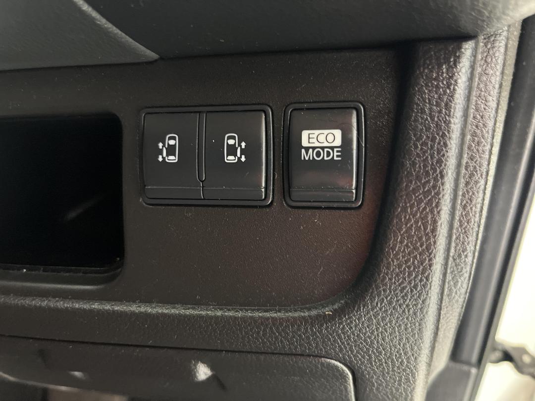 Photo '26' of Nissan Serena