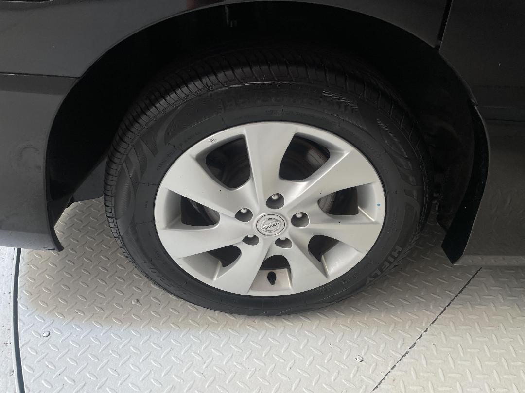 Photo '12' of Nissan Serena