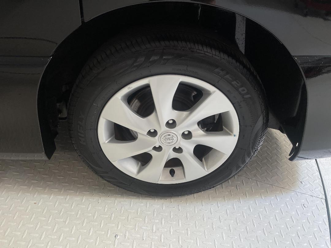 Photo '11' of Nissan Serena