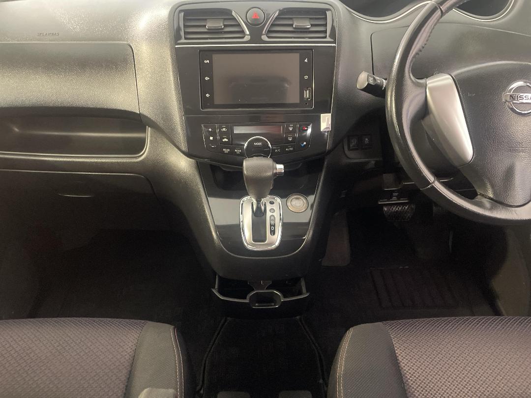 Photo '18' of Nissan Serena