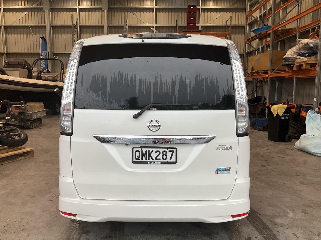 Photo '5' of Nissan Serena Photo '5' of Nissan Serena