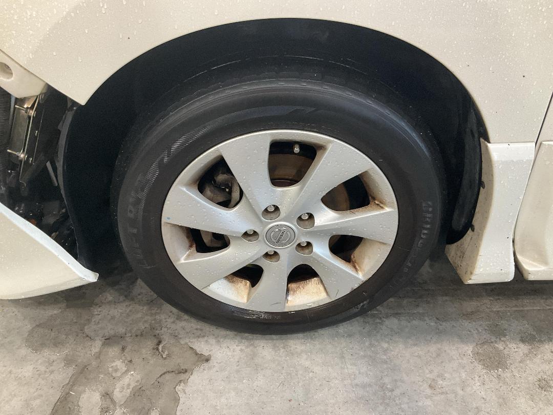 Photo '7' of Nissan Serena Photo '7' of Nissan Serena