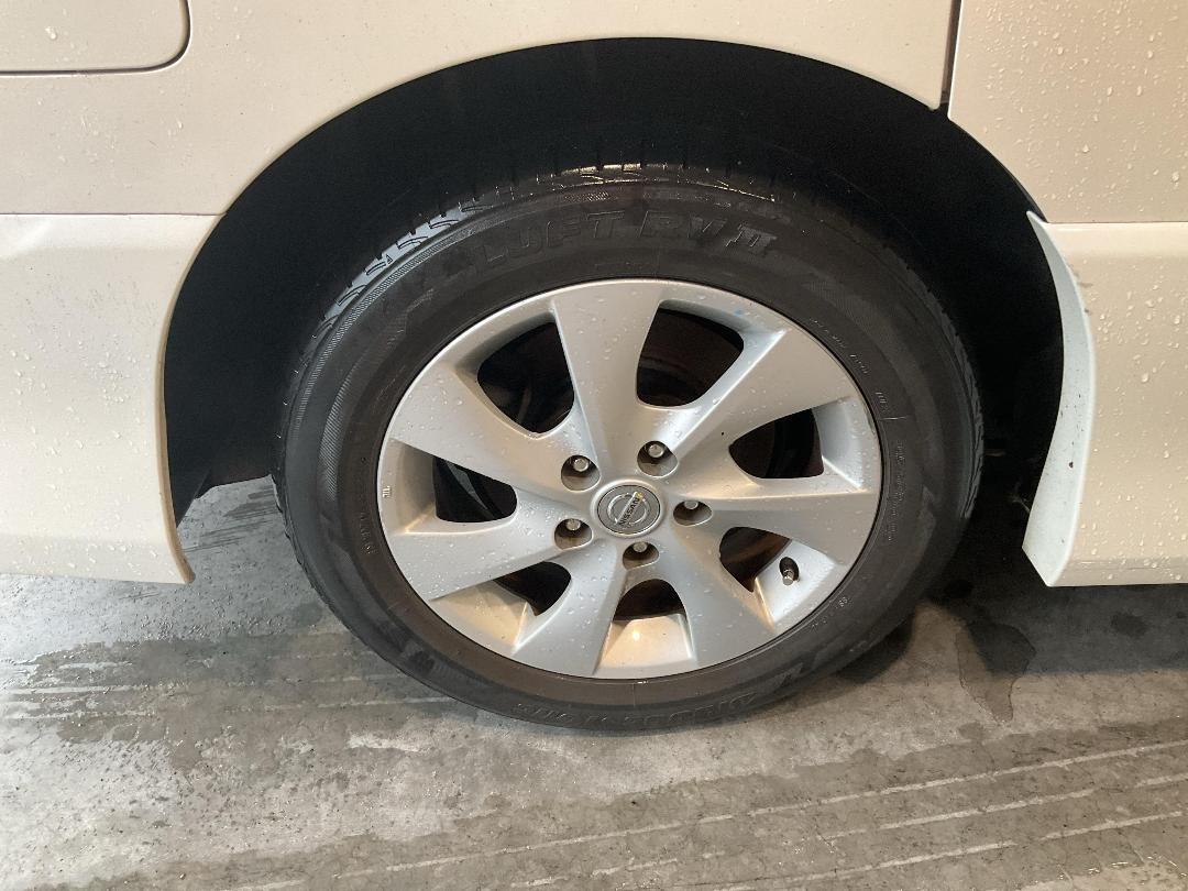 Photo '9' of Nissan Serena Photo '9' of Nissan Serena