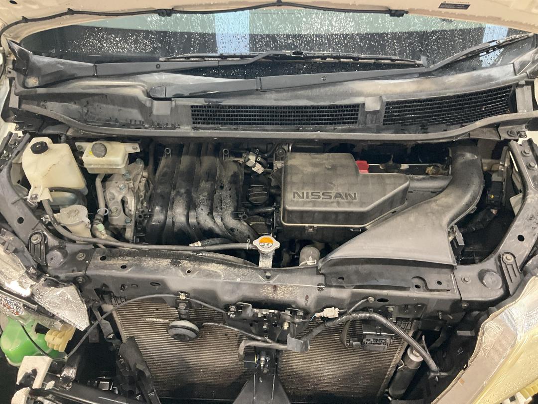 Photo '18' of Nissan Serena Photo '18' of Nissan Serena