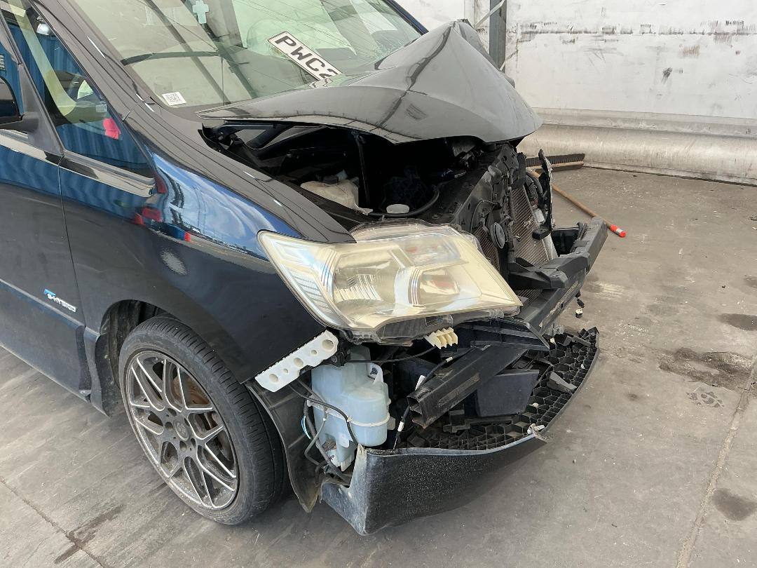 Photo '4' of Nissan Serena Highway Star Photo '4' of Nissan Serena Highway Star