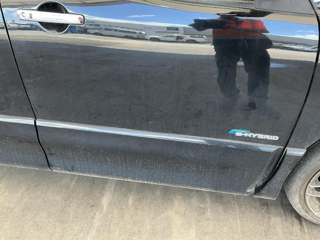 Photo '3' of Nissan Serena Highway Star Photo '3' of Nissan Serena Highway Star