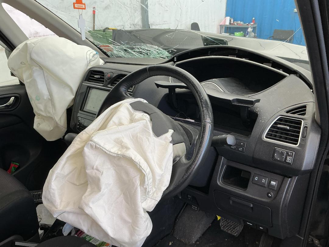 Photo '30' of Nissan Serena Highway Star Photo '30' of Nissan Serena Highway Star