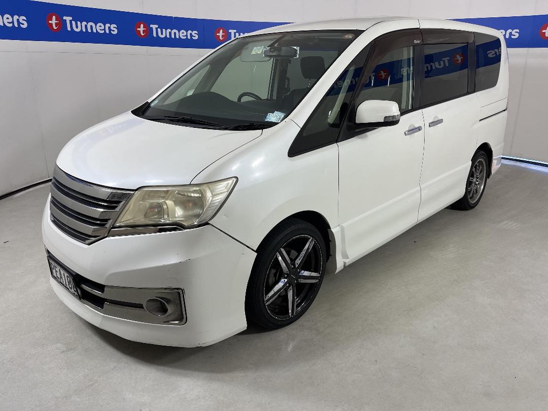 Photo '4' of Nissan Serena Photo '4' of Nissan Serena