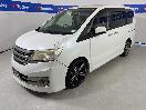 Thumbnail '4' of Nissan Serena