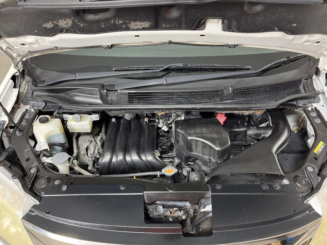 Photo '13' of Nissan Serena Photo '13' of Nissan Serena