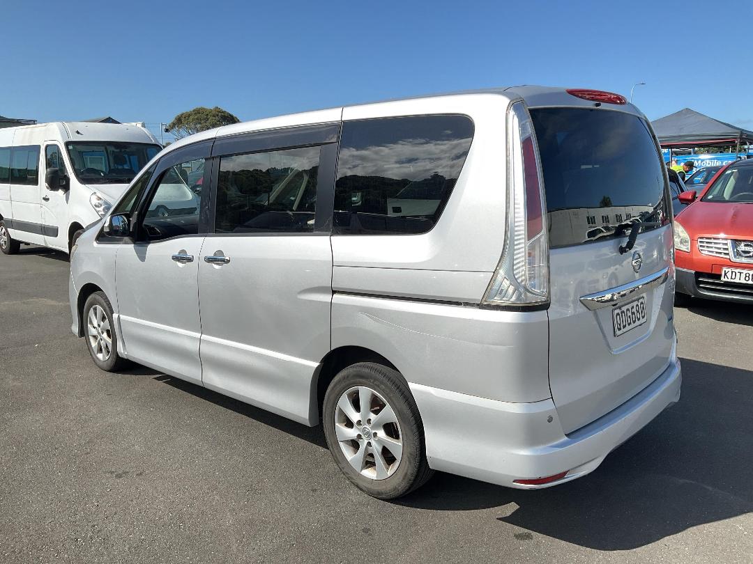 Photo '5' of Nissan Serena