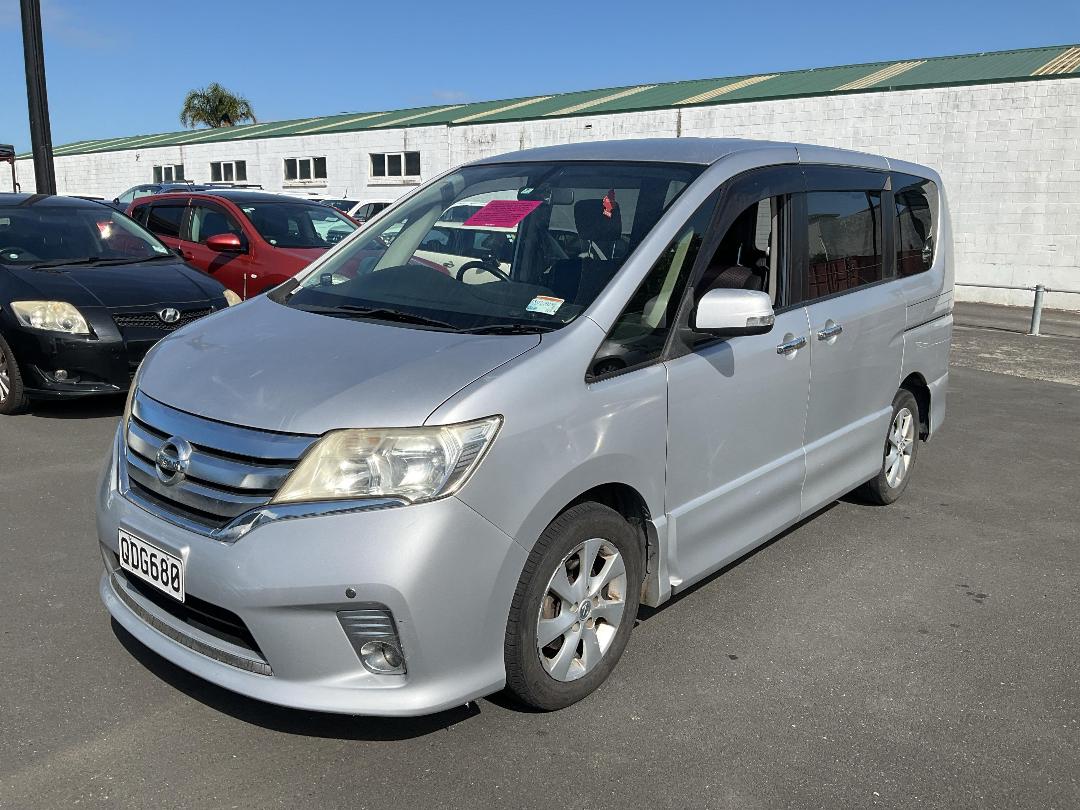 Photo '3' of Nissan Serena