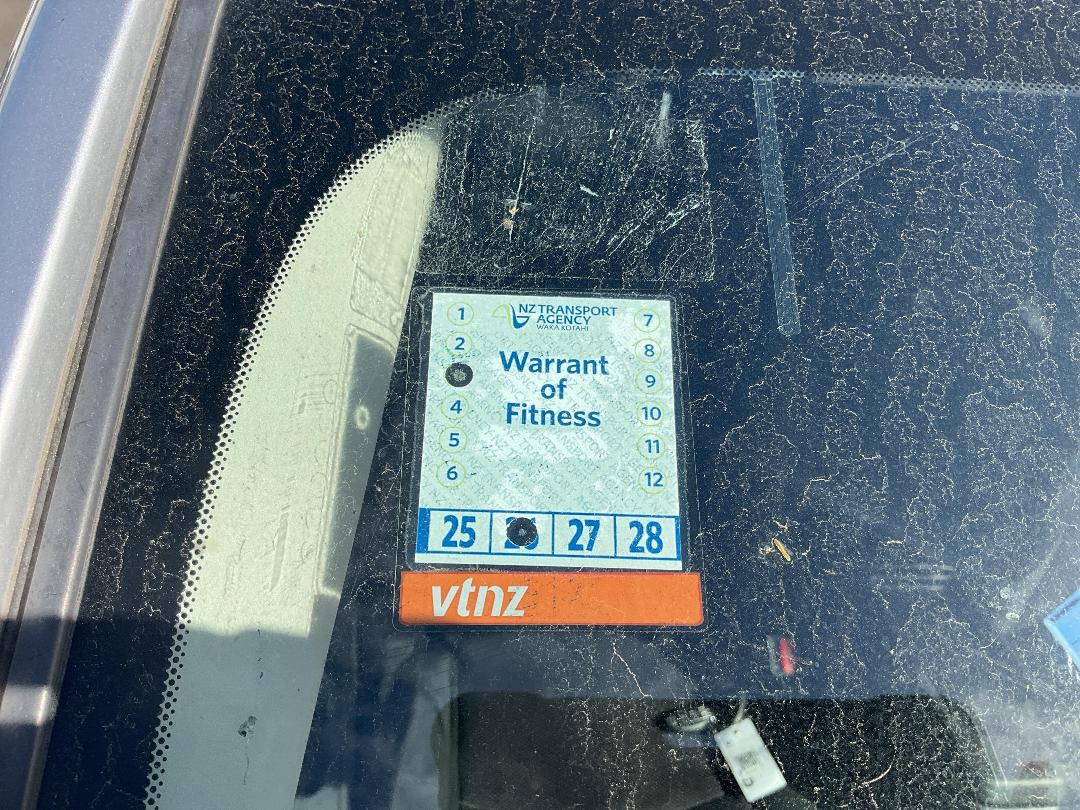 Photo '11' of Nissan Serena