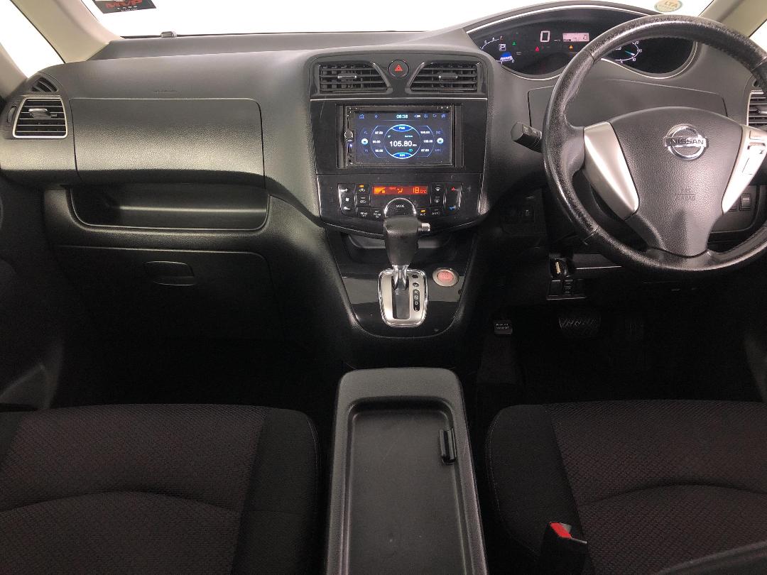 Photo '17' of Nissan Serena