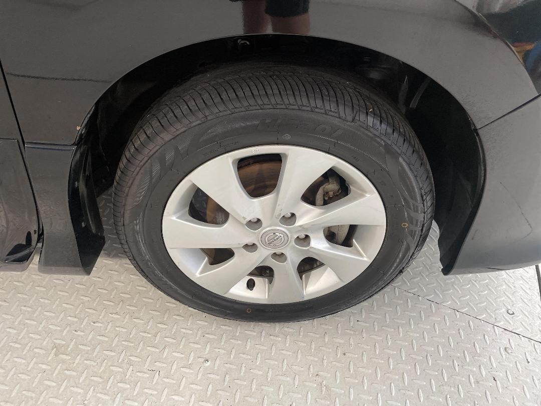 Photo '9' of Nissan Serena