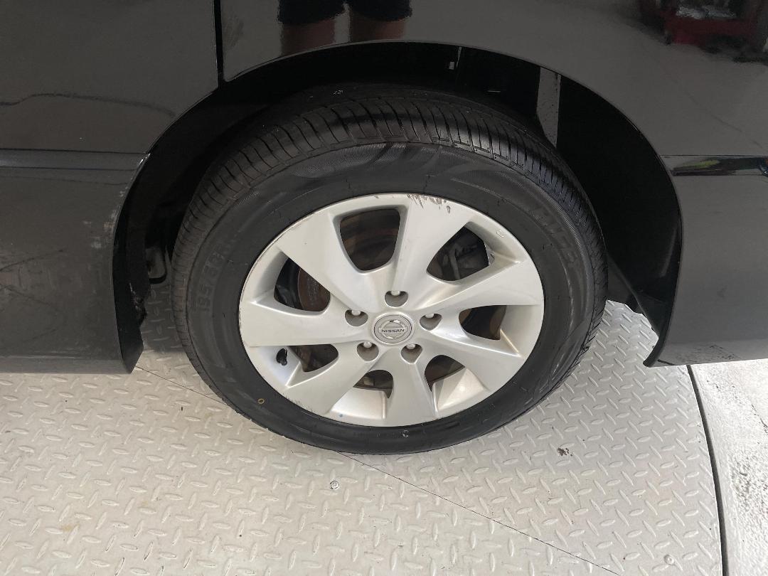 Photo '11' of Nissan Serena