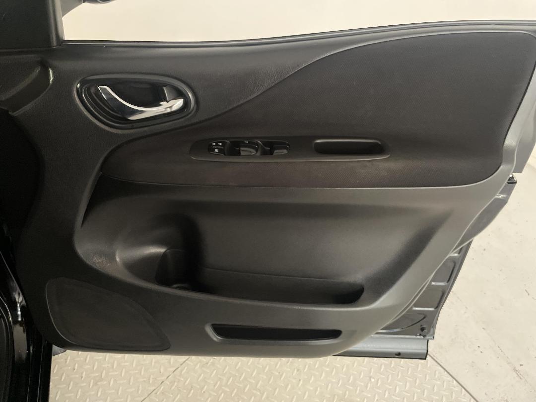 Photo '15' of Nissan Serena