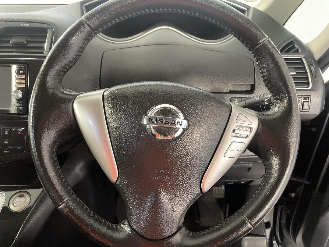 Photo '26' of Nissan Serena