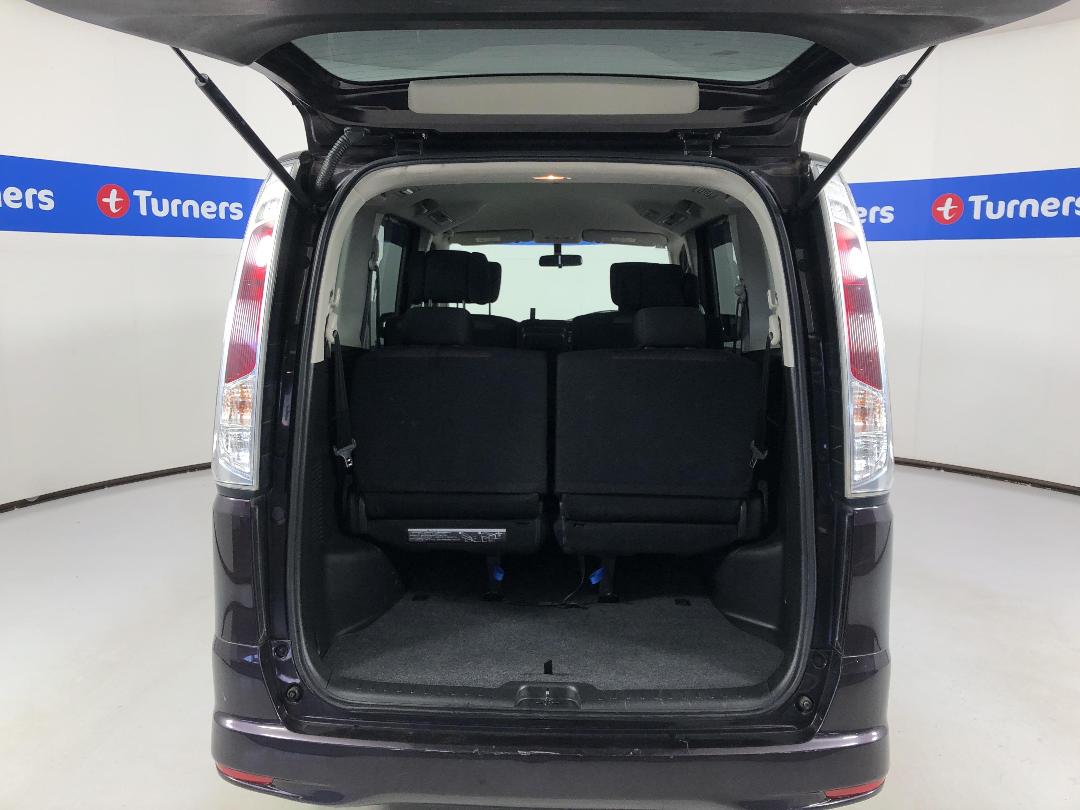 Photo '14' of Nissan Serena