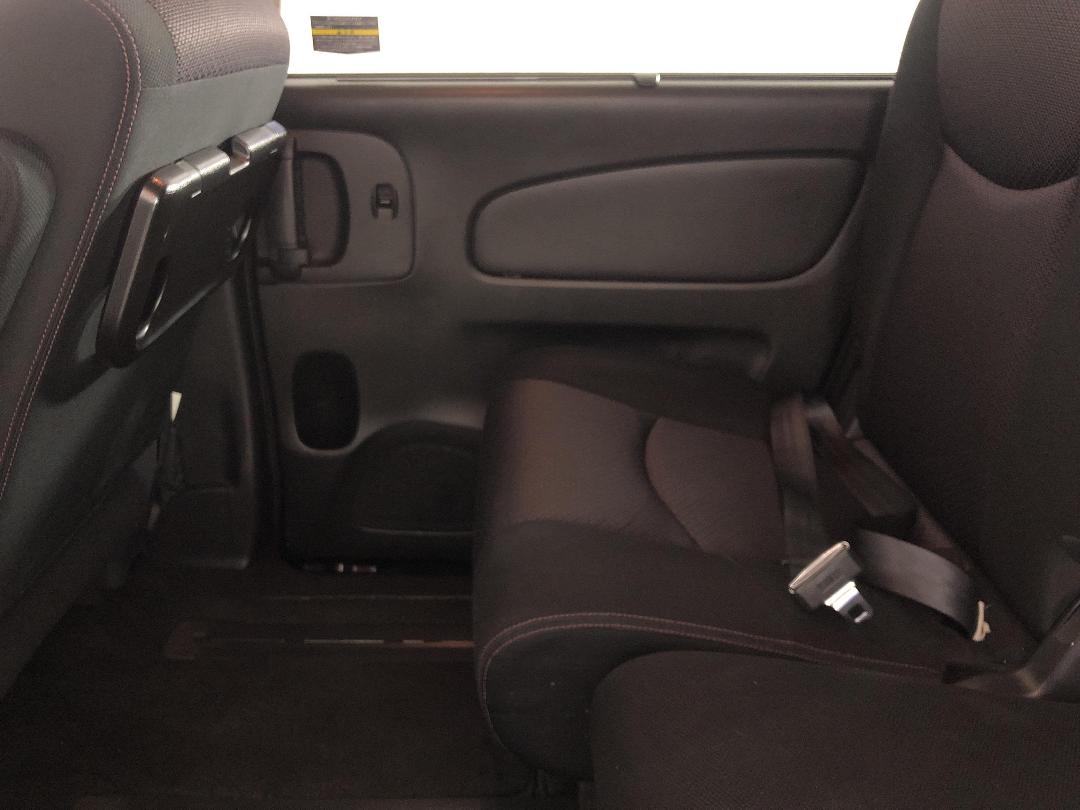 Photo '19' of Nissan Serena