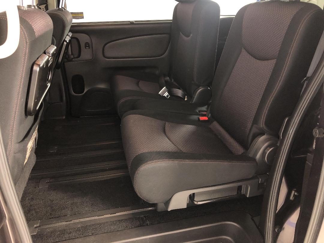 Photo '20' of Nissan Serena