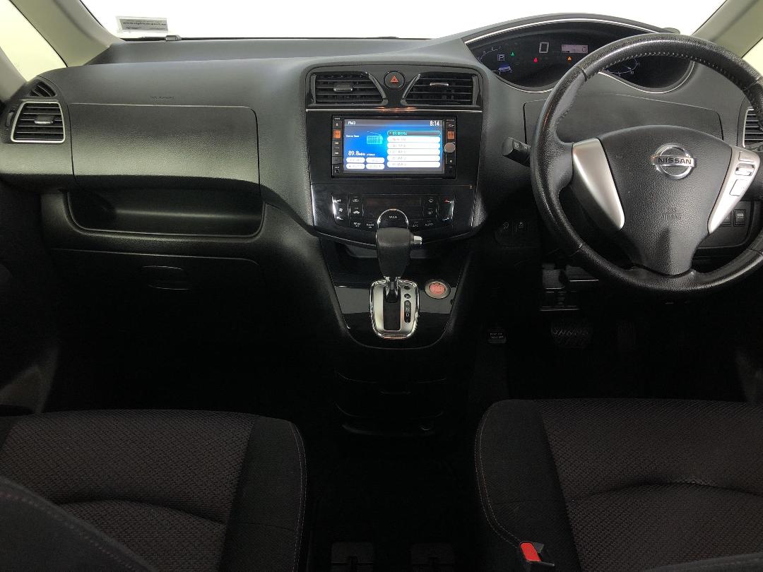 Photo '17' of Nissan Serena