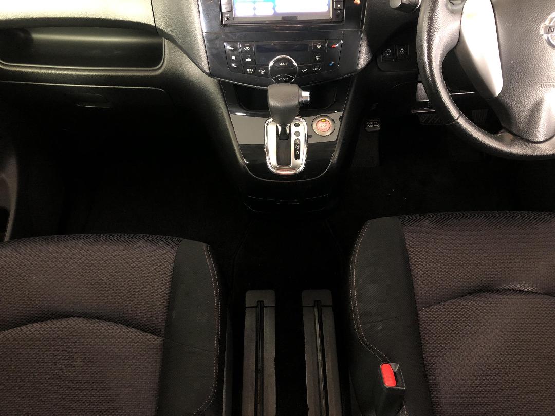 Photo '18' of Nissan Serena