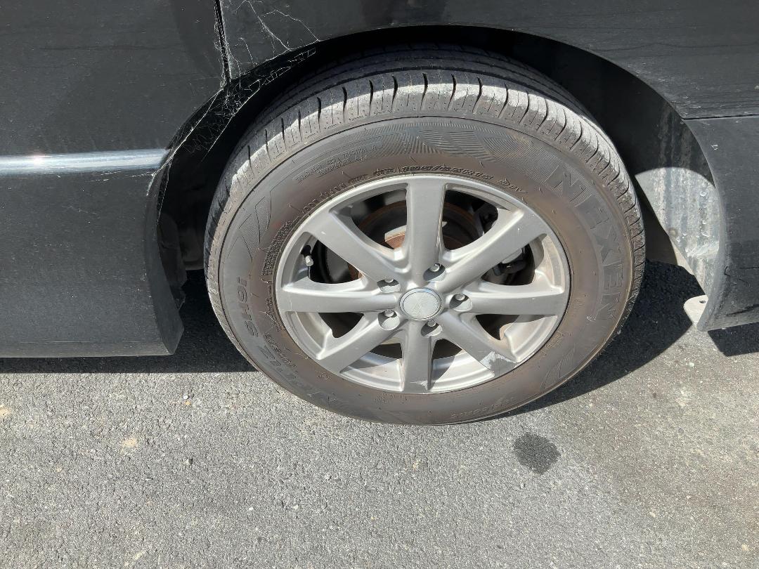 Photo '12' of Nissan Serena