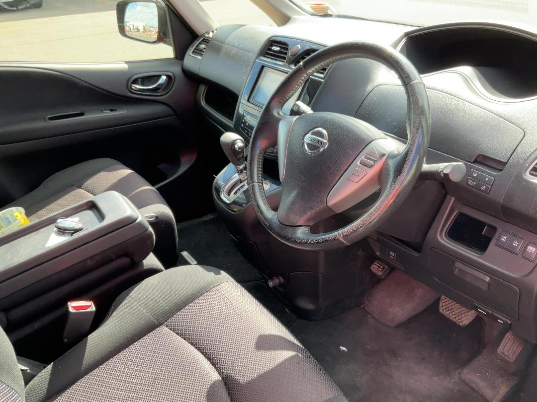 Photo '15' of Nissan Serena