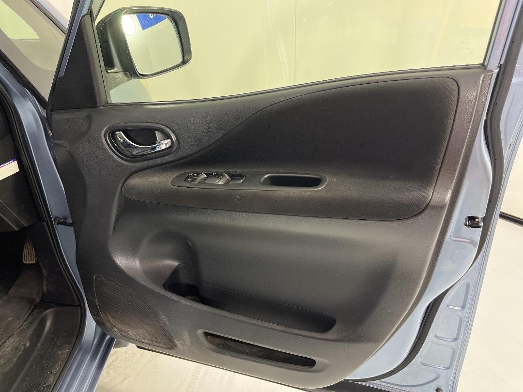 Photo '15' of Nissan Serena